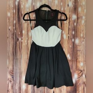 Material Girl S Black and White Sweetheart Mesh Sleveless Dress
